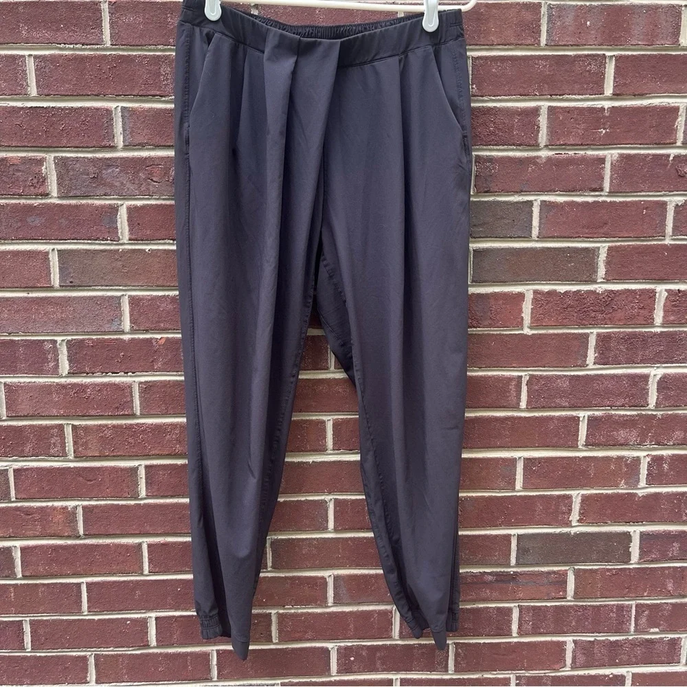 Lululemon &go Keepsake Jogger Pant Black Elastic Pleated Front Size 10